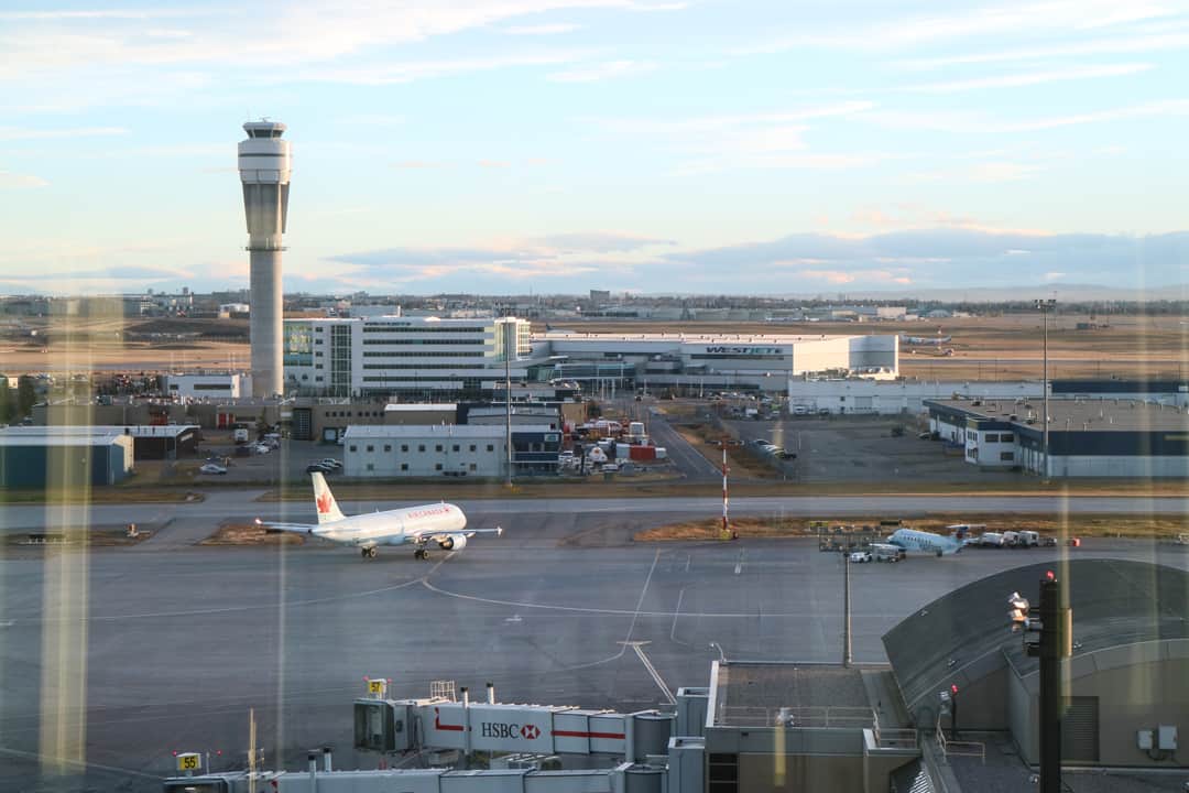 marriott calgary airport in terminal hotel