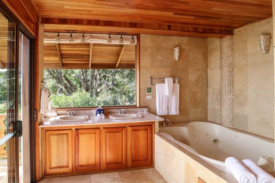 Best Monteverde Hotel For Luxury Travelers: Room With A Killer View ...