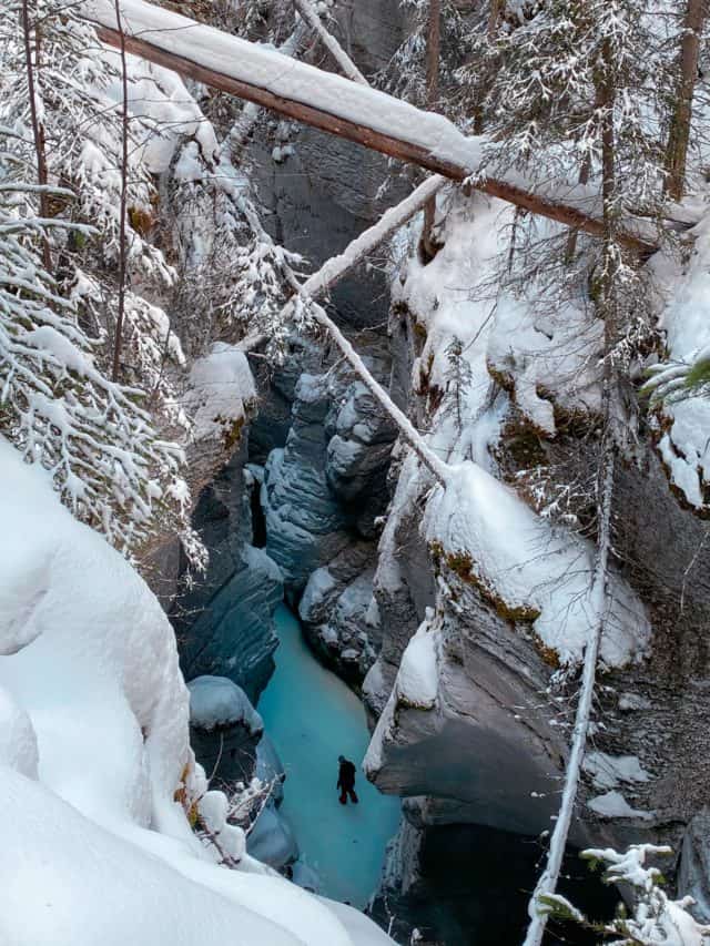 Maligne Canyon Jasper Winter Activities