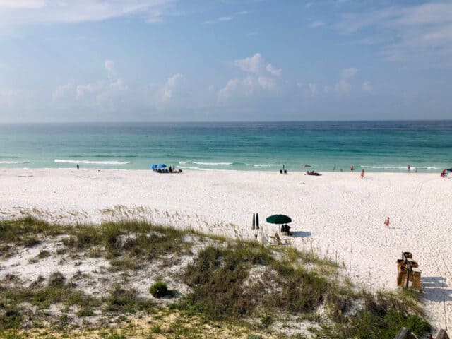 beach in destin, florida