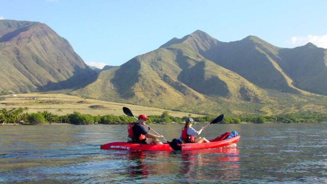 kayak along maui ukumehame coastline