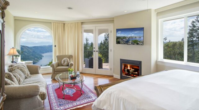 one of the rooms at villa eyrie resort near victoria bc