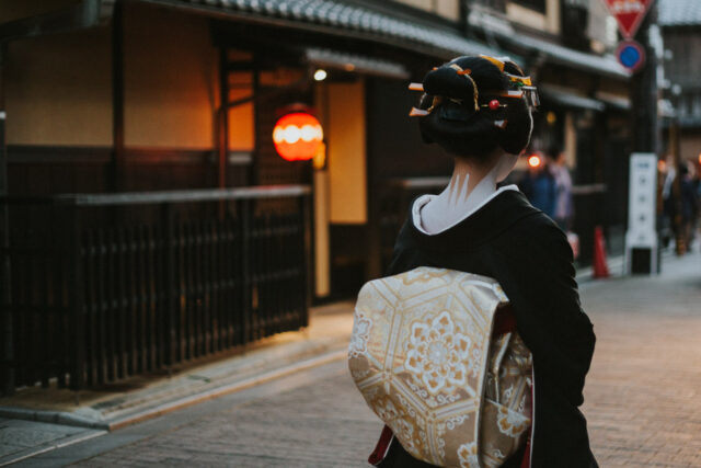geisha walking in gion, kyoto